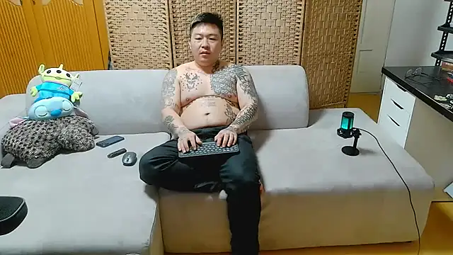 fxckuno online show from February 8, 9:02 am