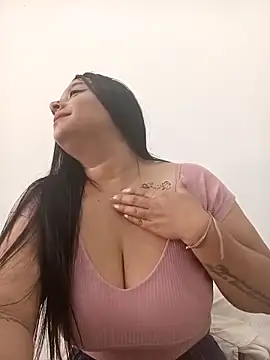 Snapshot of CAMILA--04 chatting on February 11, 1:16 pm CAMILA--04 online show from February 11, 1:16 pm