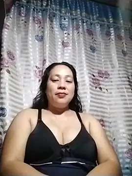 Snapshot of May_Bombs chatting on February 7, 7:17 pm May Bombs online show from February 7, 7:17 pm