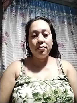 Snapshot of May_Bombs chatting on February 15, 8:49 pm May Bombs online show from February 15, 8:49 pm