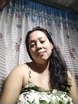 Snapshot of May_Bombs chatting on February 17, 7:53 pm May Bombs online show from February 17, 7:53 pm