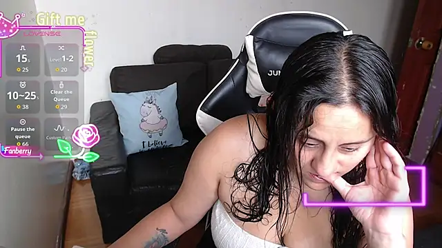 MeliisaRobers online show from April 5, 4:15 pm