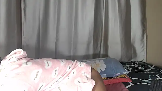 PussyFarrie online show from March 26, 6:08 am