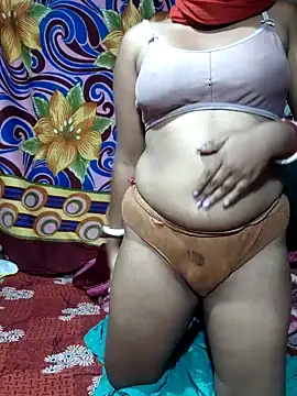 Snapshot of Tiay_009 chatting on February 18, 3:52 pm Tiay 009 online show from February 18, 3:52 pm