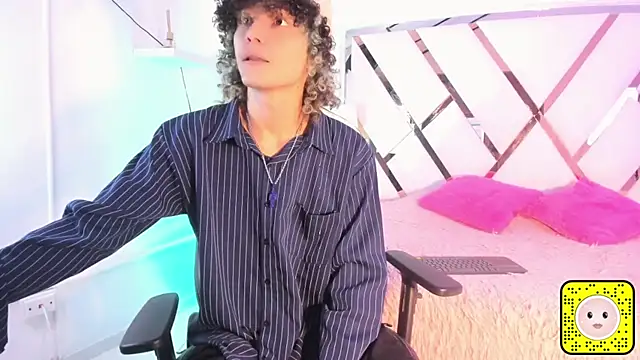 Snapshot of thanier_18 chatting on July 23, 3:15 am thanier 18 online show from July 23, 3:15 am