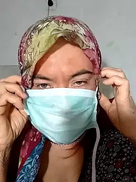 Snapshot of turbanlim07 chatting on February 17, 6:14 pm turbanlim07 online show from February 17, 6:14 pm