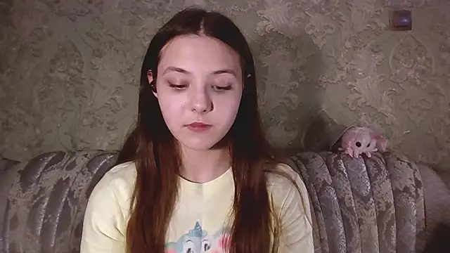 Snapshot of YuniNeko chatting on February 3, 7:19 pm YuniNeko online show from February 3, 7:19 pm