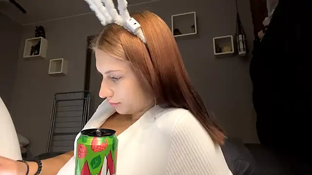 Snapshot of JeneeEady chatting on February 6, 1:58 pm JeneeEady online show from February 6, 1:58 pm