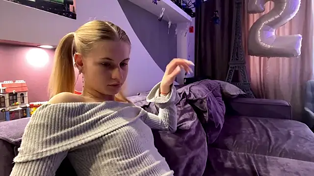 JeneeEady online show from April 5, 7:05 am