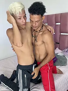 Snapshot of MaxyRyan chatting on February 10, 1:04 pm MaxyRyan online show from February 10, 1:04 pm