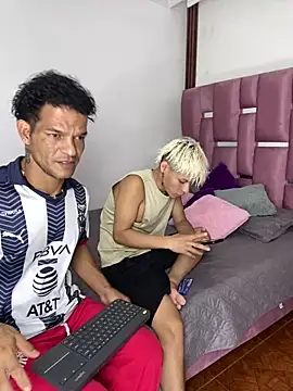 Snapshot of MaxyRyan chatting on February 24, 12:58 pm MaxyRyan online show from February 24, 12:58 pm