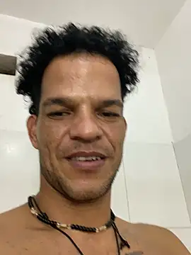 Snapshot of MaxyRyan chatting on March 2, 6:03 am MaxyRyan online show from March 2, 6:03 am