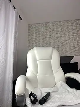 Snapshot of Mia_rivers__ chatting on February 20, 7:36 pm Mia rivers online show from February 20, 7:36 pm