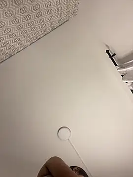 Snapshot of Mia_rivers__ chatting on February 25, 7:34 pm Mia rivers online show from February 25, 7:34 pm