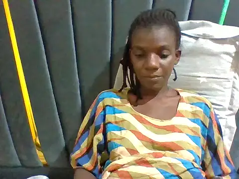 Snapshot of petitelavishey chatting on May 27, 7:44 pm petitelavishey online show from May 27, 7:44 pm