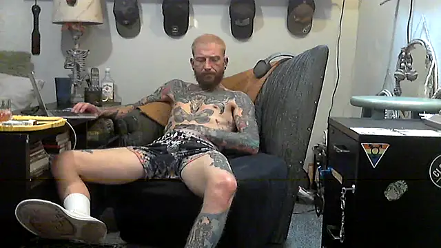 F D R  online show from March 22, 5:22 am