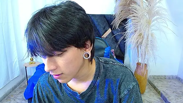 nikoo 18 online show from March 12, 2:01 pm