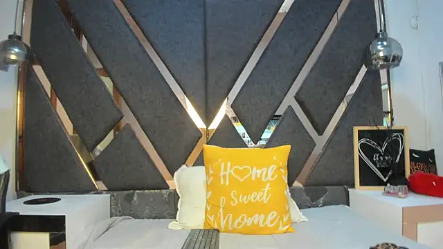 Maggyx online show from March 23, 2:10 pm