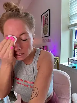 mooviebaby online show from April 17, 8:23 pm