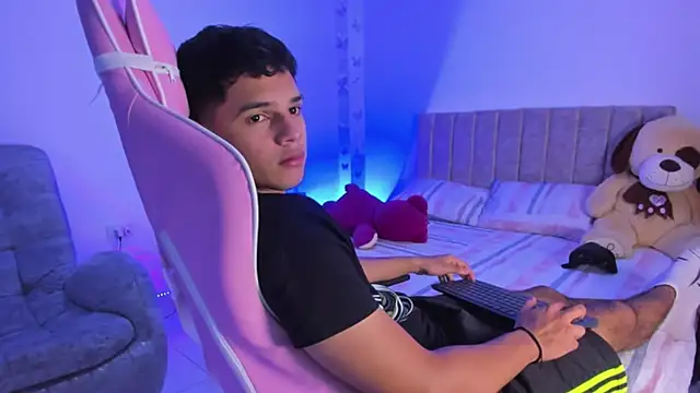 Adrian Prime  online show from April 18, 1:31 am