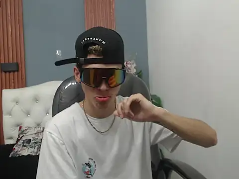 Asher costa online show from March 7, 10:29 pm