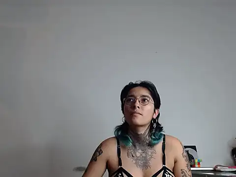 Snapshot of Ivyravens chatting on February 13, 11:01 pm Ivyravens online show from February 13, 11:01 pm