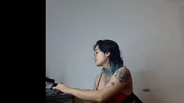 Snapshot of Ivyravens chatting on February 19, 1:45 am Ivyravens online show from February 19, 1:45 am