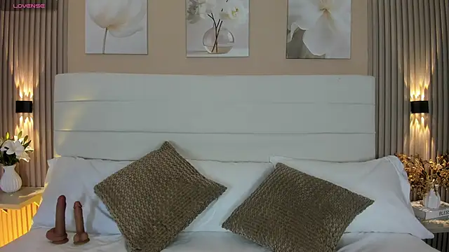 Snapshot of LisaLain chatting on May 28, 12:02 pm LisaLain online show from May 28, 12:02 pm