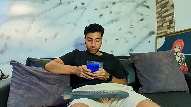 Snapshot of Max_Hornye chatting on February 5, 7:07 pm Max Hornye online show from February 5, 7:07 pm