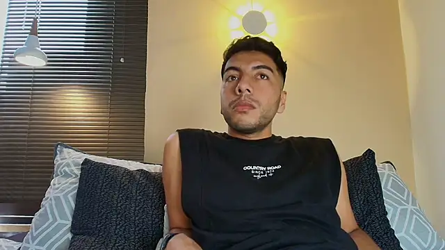 Snapshot of Max_Hornye chatting on February 25, 7:12 pm Max Hornye online show from February 25, 7:12 pm