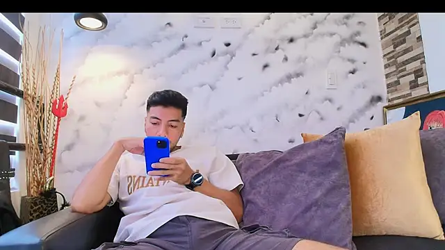 Snapshot of Max_Hornye chatting on February 26, 6:40 pm Max Hornye online show from February 26, 6:40 pm