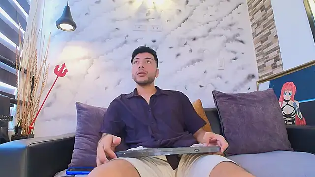 Snapshot of Max_Hornye chatting on February 28, 6:42 pm Max Hornye online show from February 28, 6:42 pm