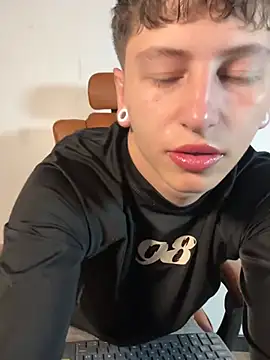 ARON LUXX online show from March 17, 7:17 pm