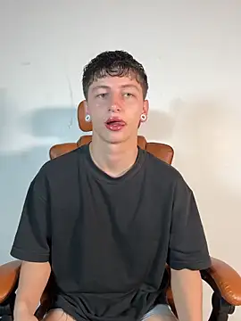 ARON LUXX online show from March 21, 2:31 pm