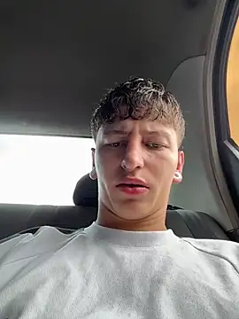 Snapshot of ARON_LUXX chatting on May 12, 5:43 pm ARON LUXX online show from May 12, 5:43 pm