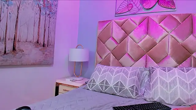 CandyLips 4 online show from March 9, 6:45 pm