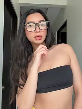 Chinicr18 online show from April 11, 7:40 pm