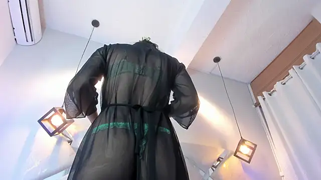 Wildkiitty online show from March 18, 9:45 am