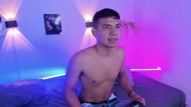 Snapshot of blacke1 chatting on February 10, 12:48 am blacke1 online show from February 10, 12:48 am