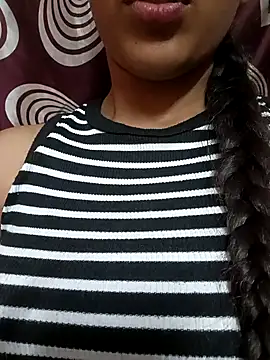 komalsharma99 online show from April 28, 6:46 pm