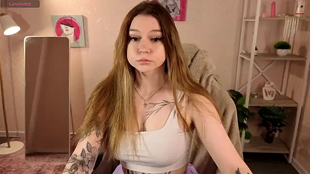 Snapshot of Amy_Davisss chatting on February 27, 1:05 am Amy Davisss online show from February 27, 1:05 am