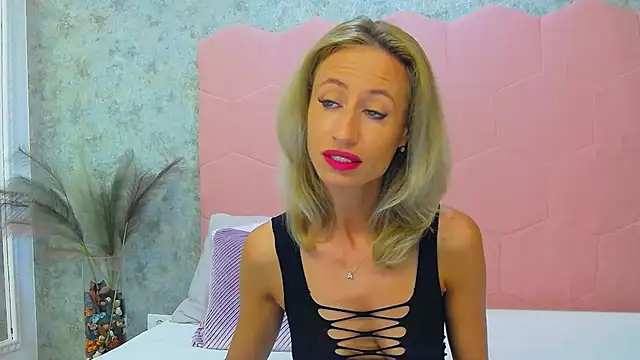 DeliaMArlow online show from July 18, 7:34 am