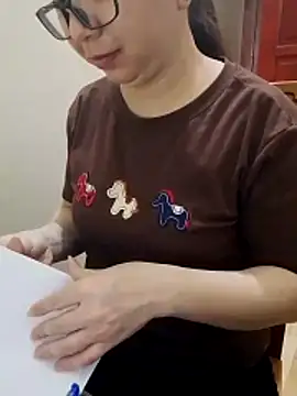 LiilyZi online show from March 27, 1:44 am