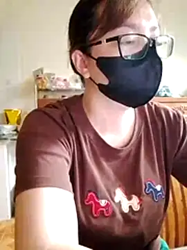 LiilyZi online show from April 7, 1:28 am