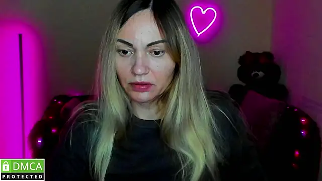 Snapshot of BlondMikey22 chatting on February 22, 6:28 pm BlondMikey22 online show from February 22, 6:28 pm