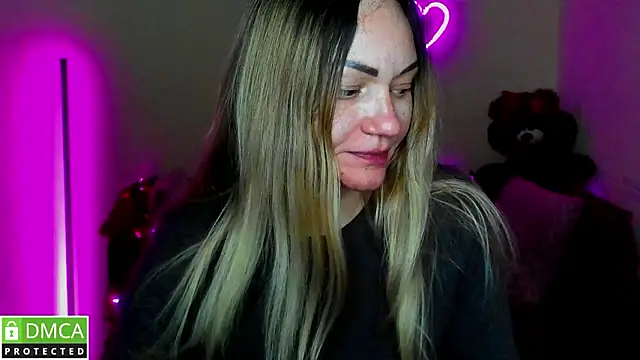 Snapshot of BlondMikey22 chatting on February 28, 6:31 pm BlondMikey22 online show from February 28, 6:31 pm