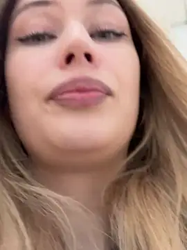 blonde exe online show from February 17, 3:29 pm