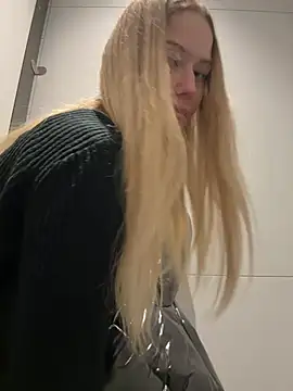 blonde exe online show from February 22, 4:05 pm