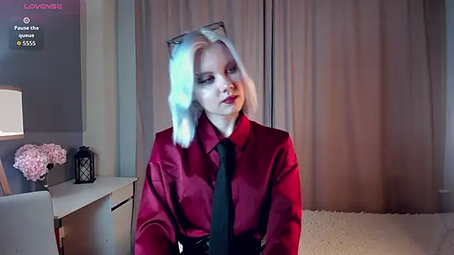 GoldenLenarz online show from March 13, 11:06 am