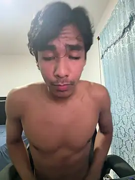 Snapshot of Pedestal_diamant chatting on February 27, 12:10 am Pedestal diamant online show from February 27, 12:10 am